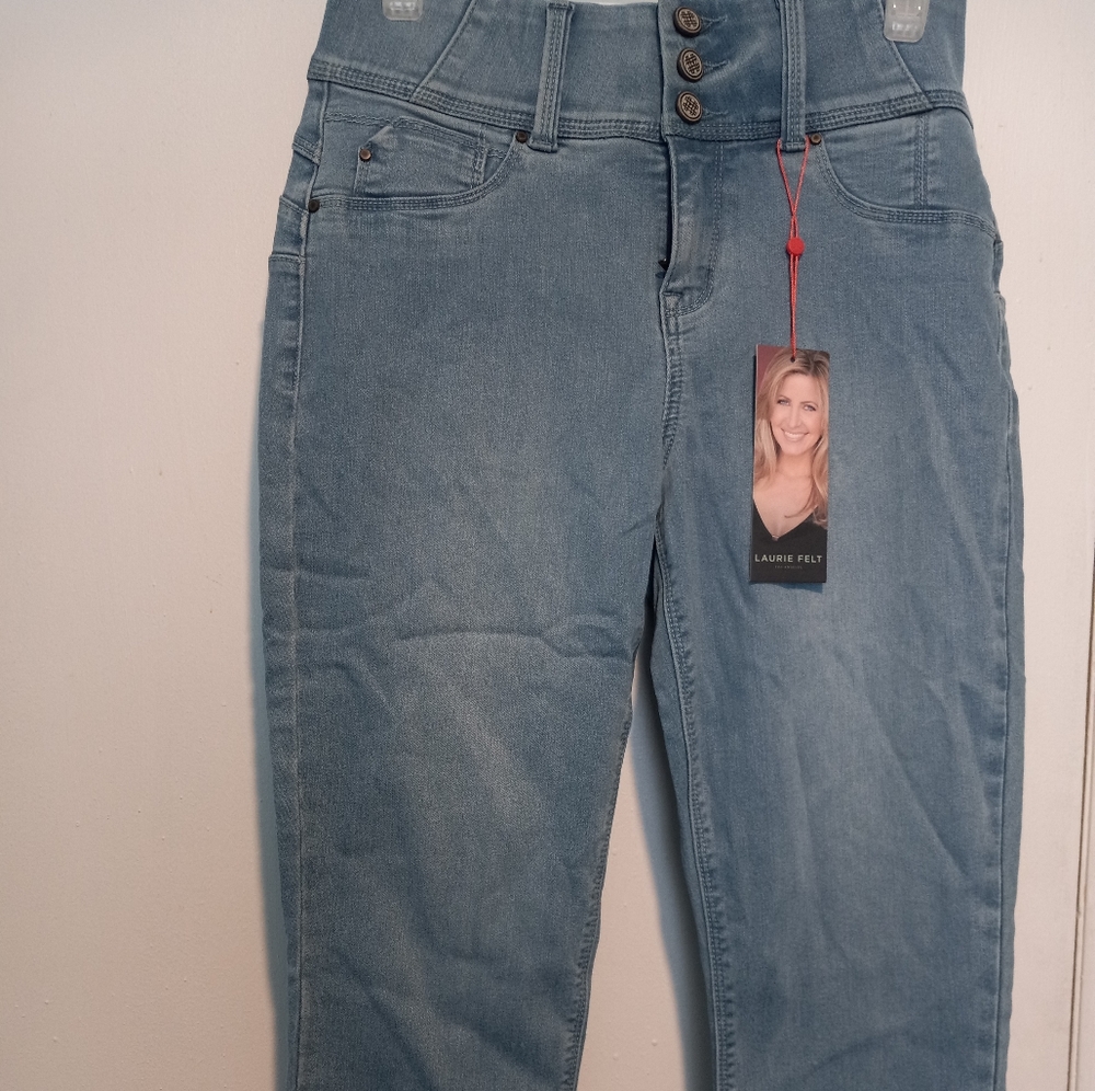 Laurie felt super curve Capri size small